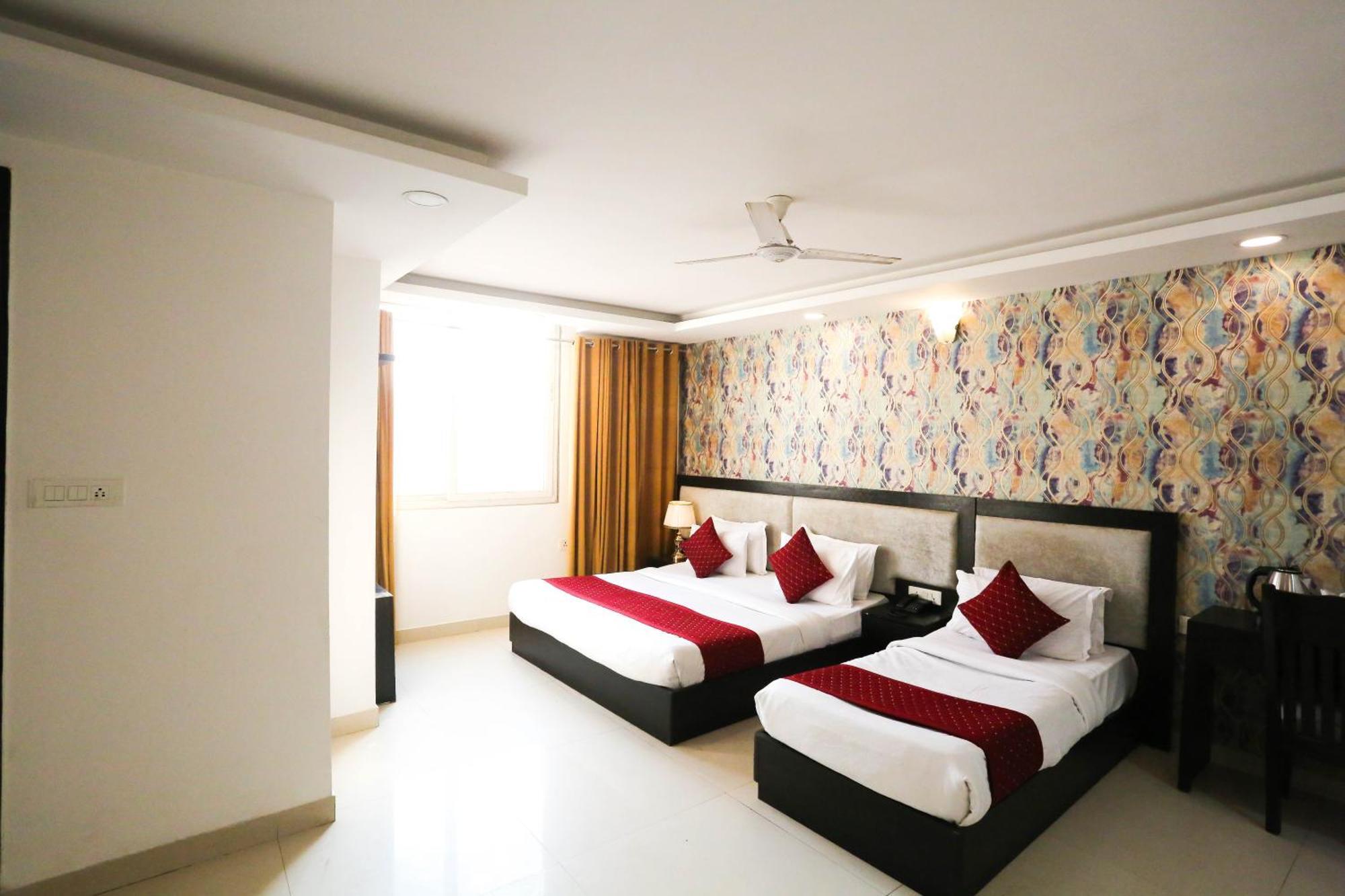 Hotel Aashiyana Nuova Delhi Esterno foto