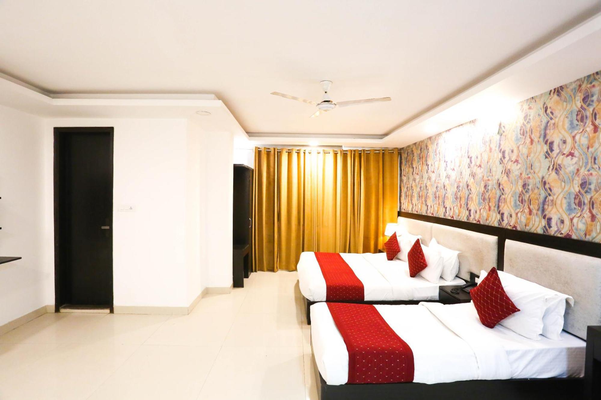 Hotel Aashiyana Nuova Delhi Esterno foto