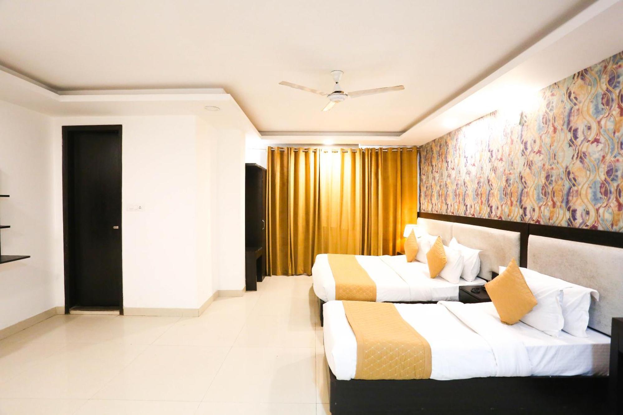 Hotel Aashiyana Nuova Delhi Esterno foto