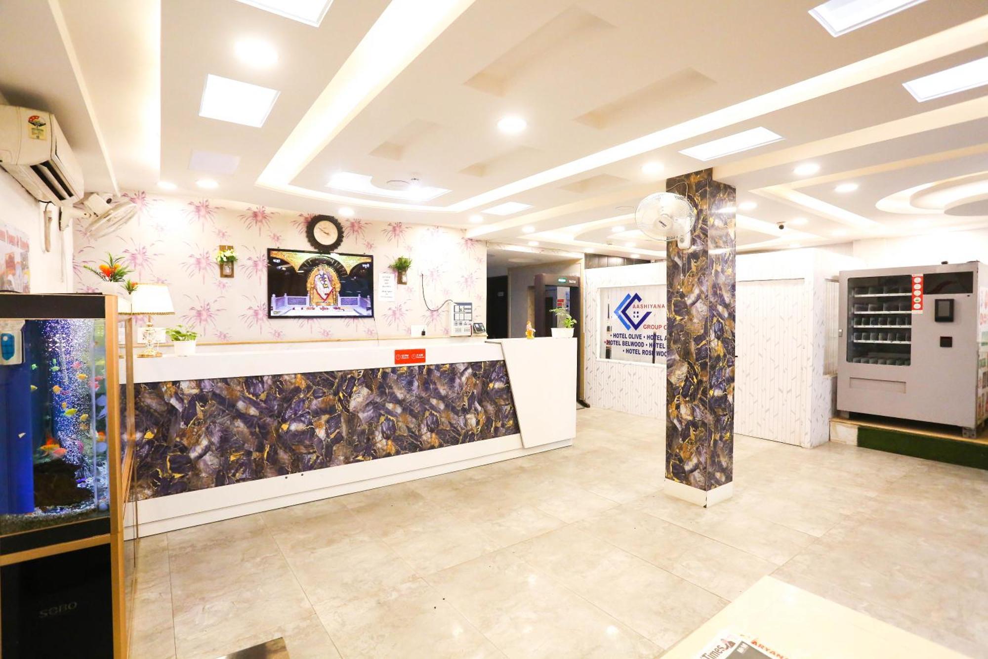 Hotel Aashiyana Nuova Delhi Esterno foto