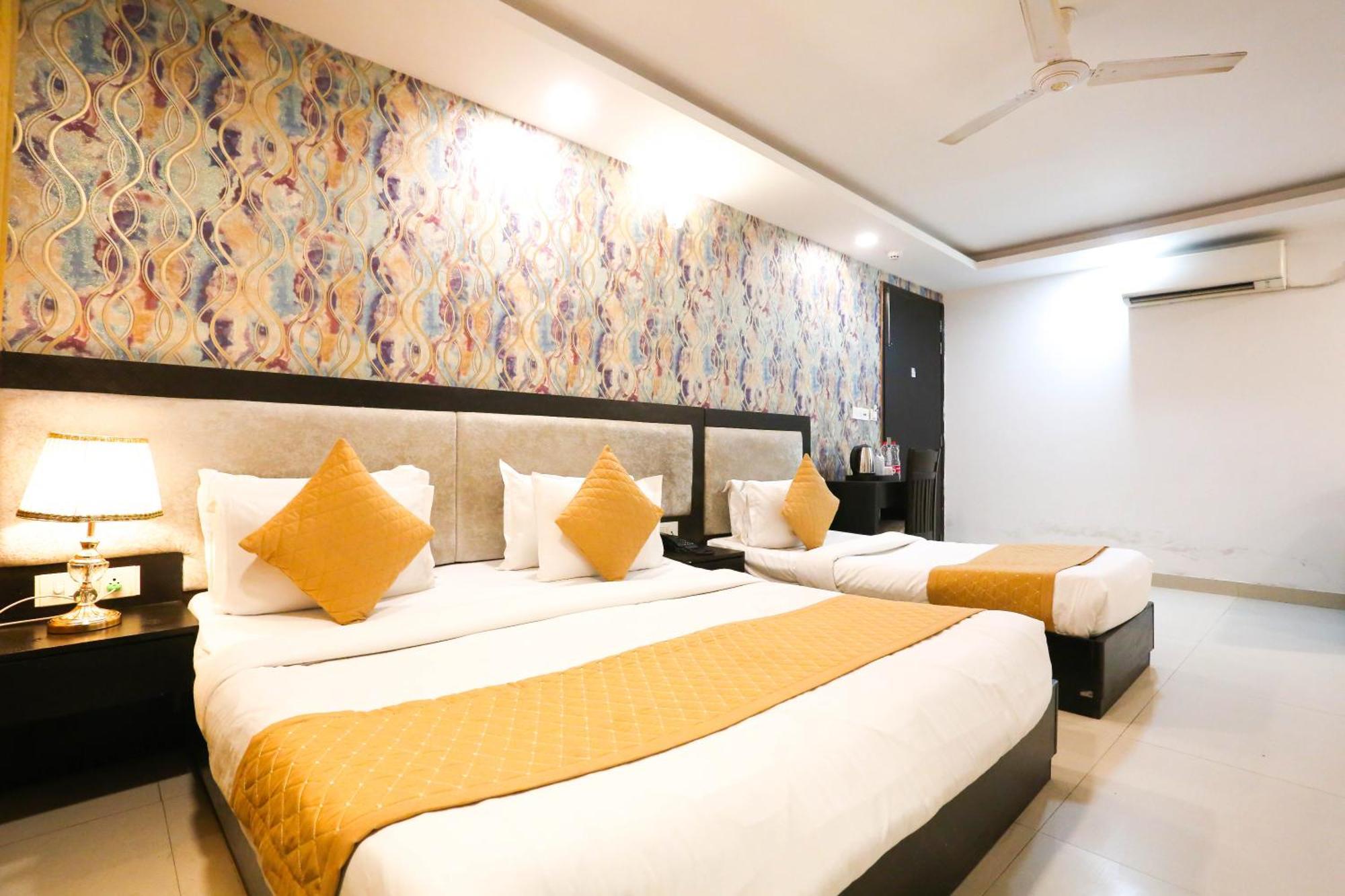 Hotel Aashiyana Nuova Delhi Esterno foto