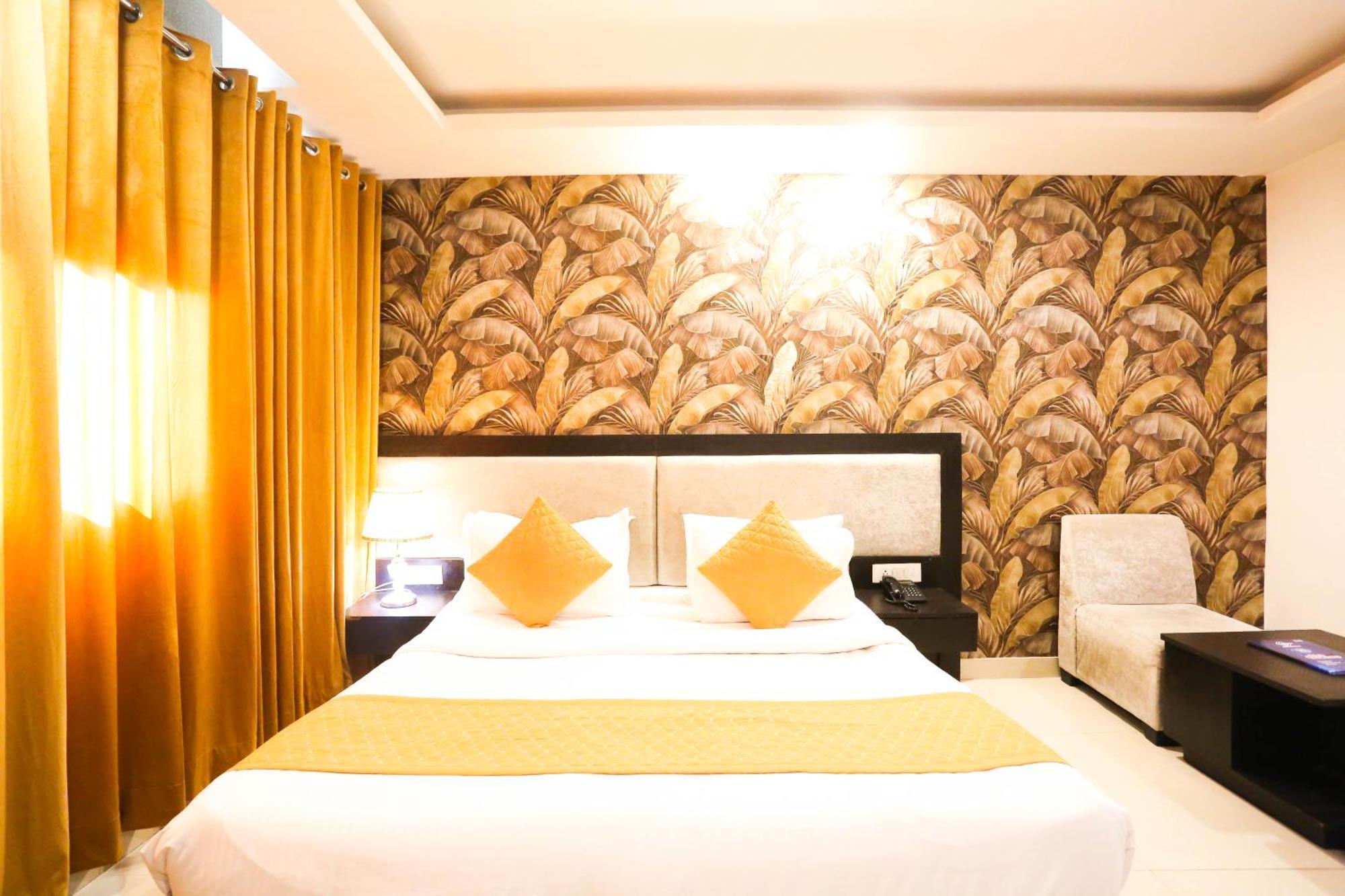 Hotel Aashiyana Nuova Delhi Esterno foto